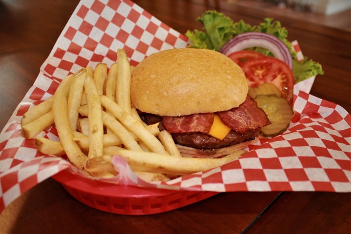 Slackers Burger Joint - Cheeseburger