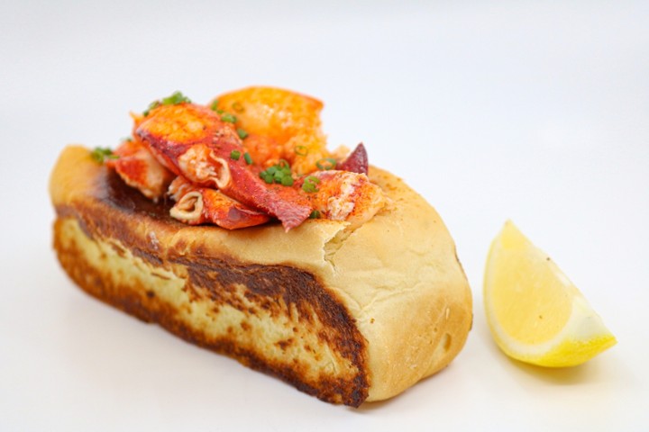 (Hot) Connecticut Lobster Roll
