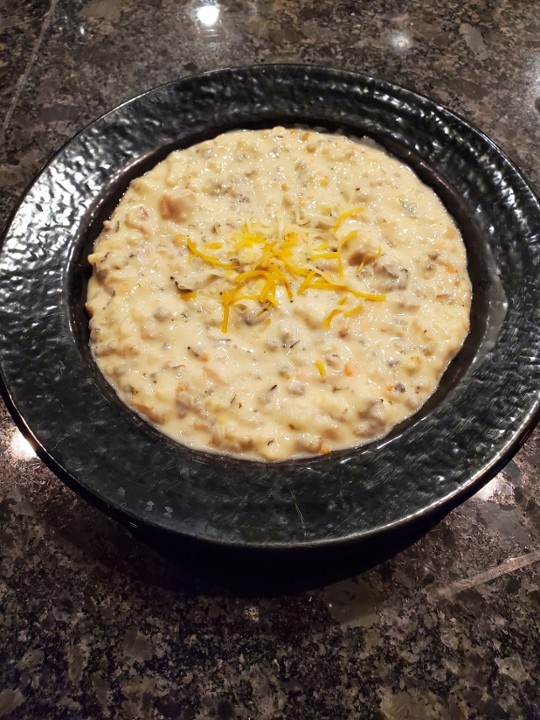 Bowl Chicken in Creamed Wild Rice Soup