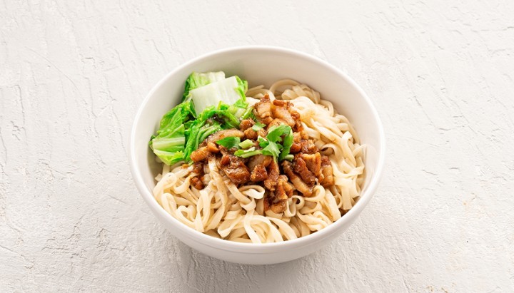 30. Braised Pork Dry Noodles 滷肉乾麵