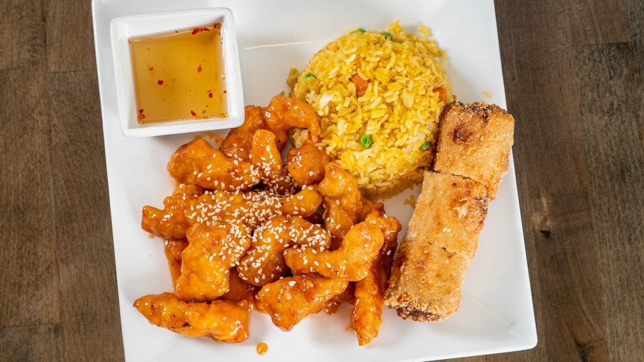 #41 Sesame Chicken or Shrimp, Eggroll & Fried Rice