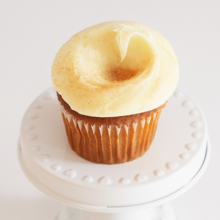 Snickerdoodle Cupcake with Cream Cheese