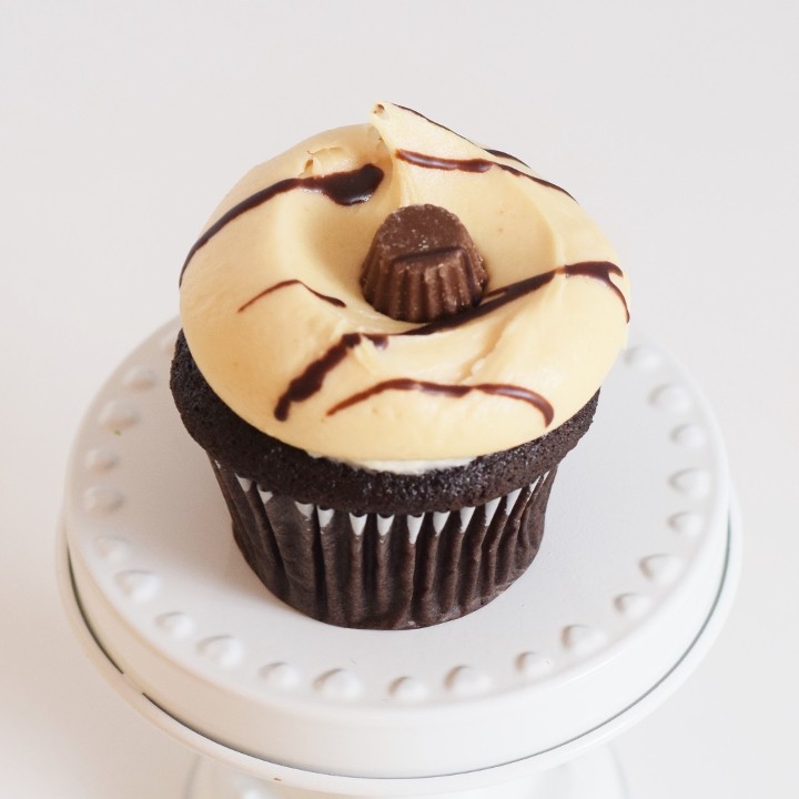 Chocolate w/ Peanut Butter Cupcake