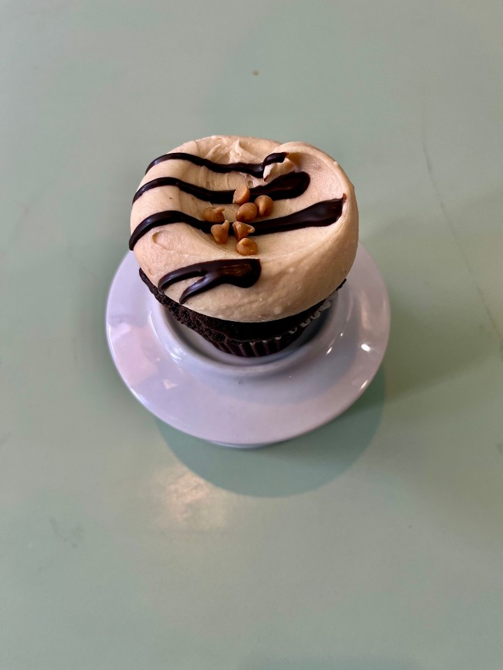 Chocolate w/ Peanut Butter Cupcake