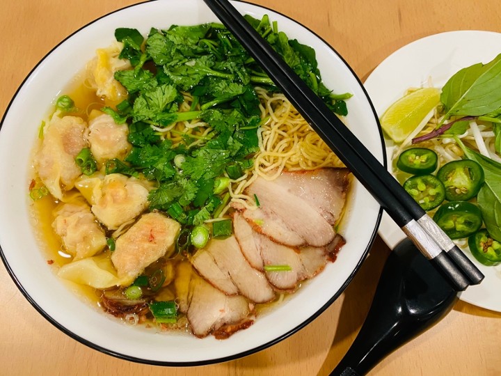 Wonton Soup, Pork meat & Egg Noodles