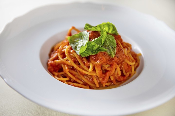 Spaghetti Pomodoro e Basilico*