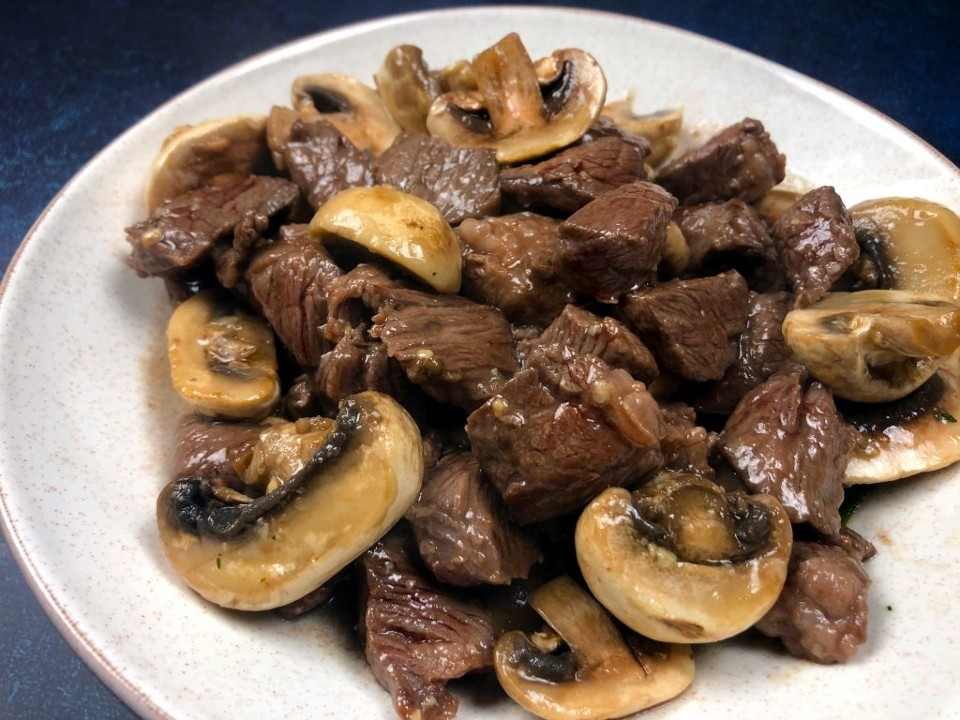 Steamed Beef With Mushrooms