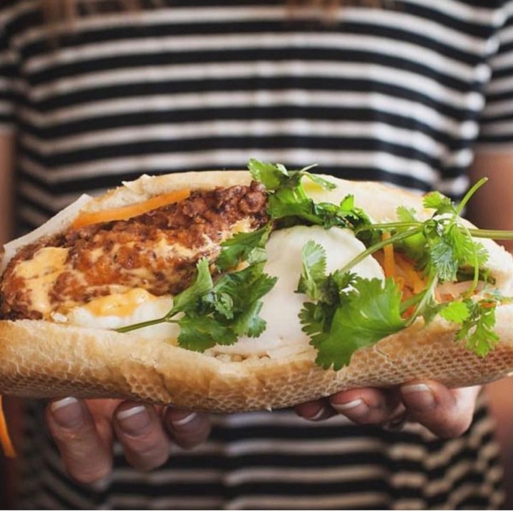 Fried Chicken Banh Mi