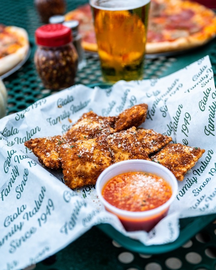 Tony C's Pizza & Beer Garden 806-TC Anderson Lane - Mama Mia