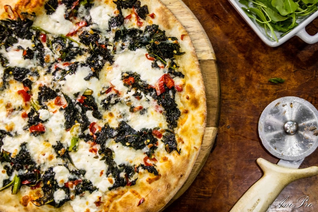 Spicy Kale Pizza