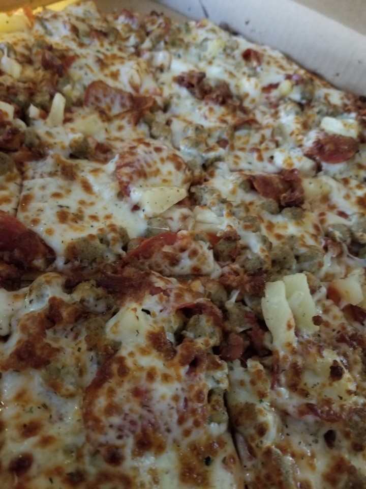 10" Broccoli & Cheese Crust Pizza