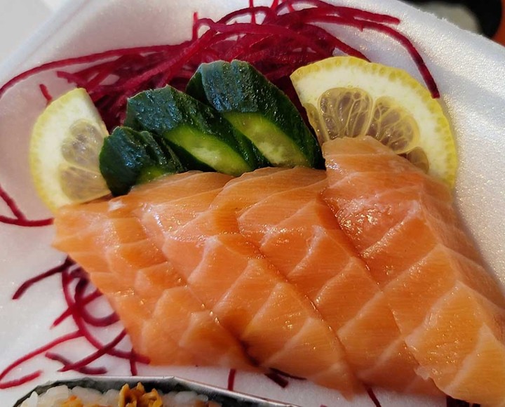 Salmon Sashimi (Sake)