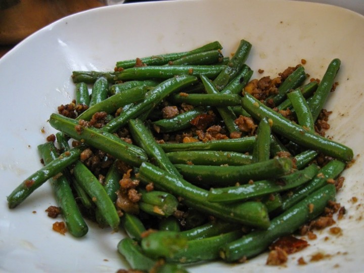 Stir-fried Green Beans (Gan bian si ji dou)