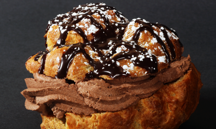 Cream Puff with Chocolate Fresh Cream