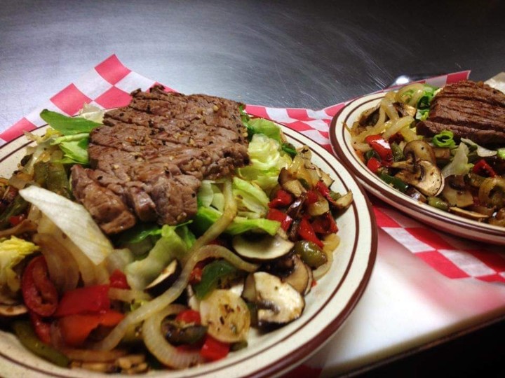 Garlic Pepper Steak Salad