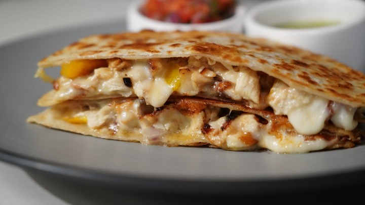 Pollo Quesadilla