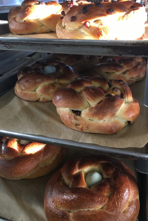 Easter Bread w/Raisins