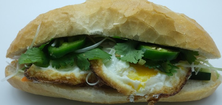 B7. Egg Bánh Mì/ Trung Op La