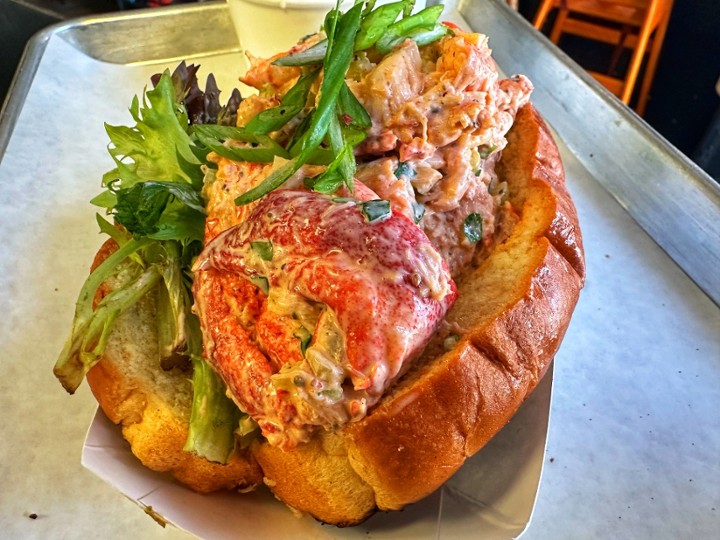 New England Lobster Roll & Side