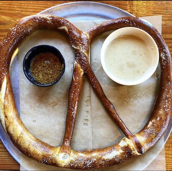 Giant Brewers Pretzel