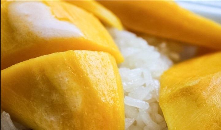 Sticky Rice w/ Mango