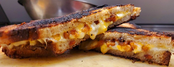 ULTIMATE GRILL CHEESE SANDWICH
