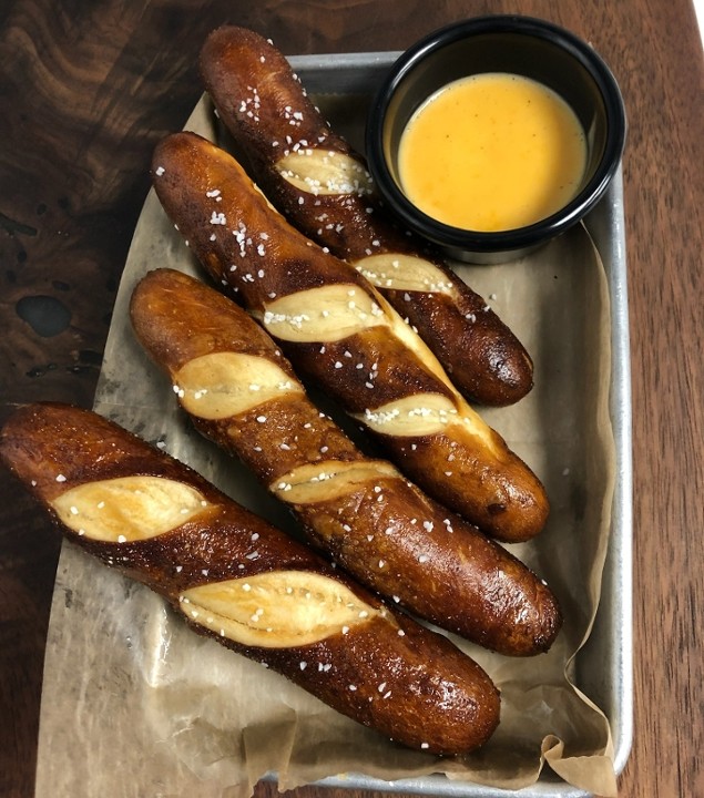 Soft Pretzels Sticks & Cheese Dip