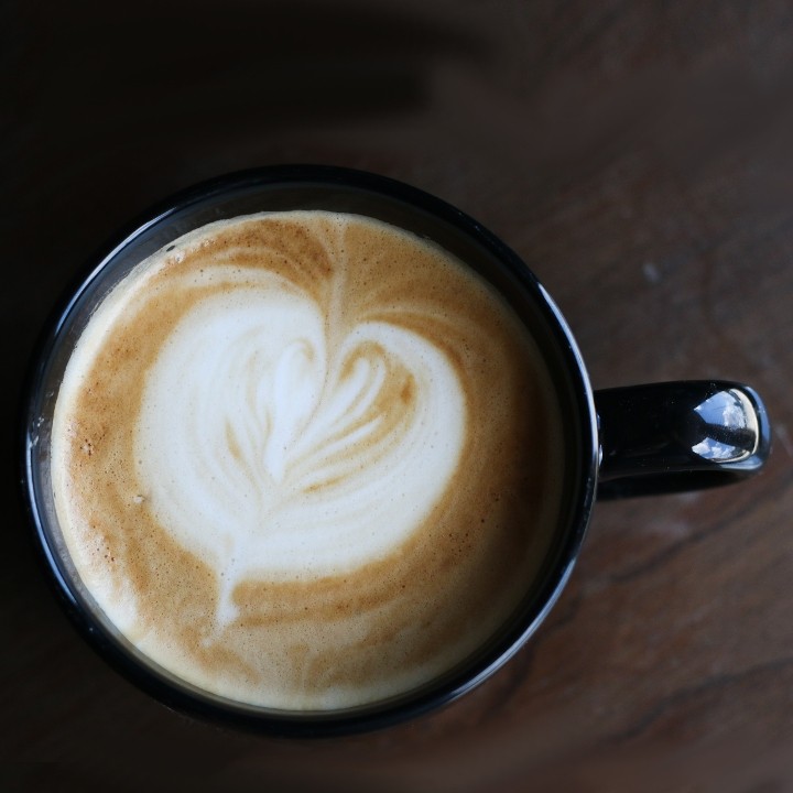 Reg/12oz Hot Caffè Latte
