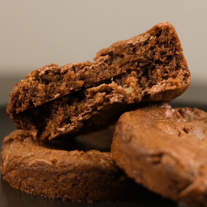 Ginger-Milk Chocolate Cookie