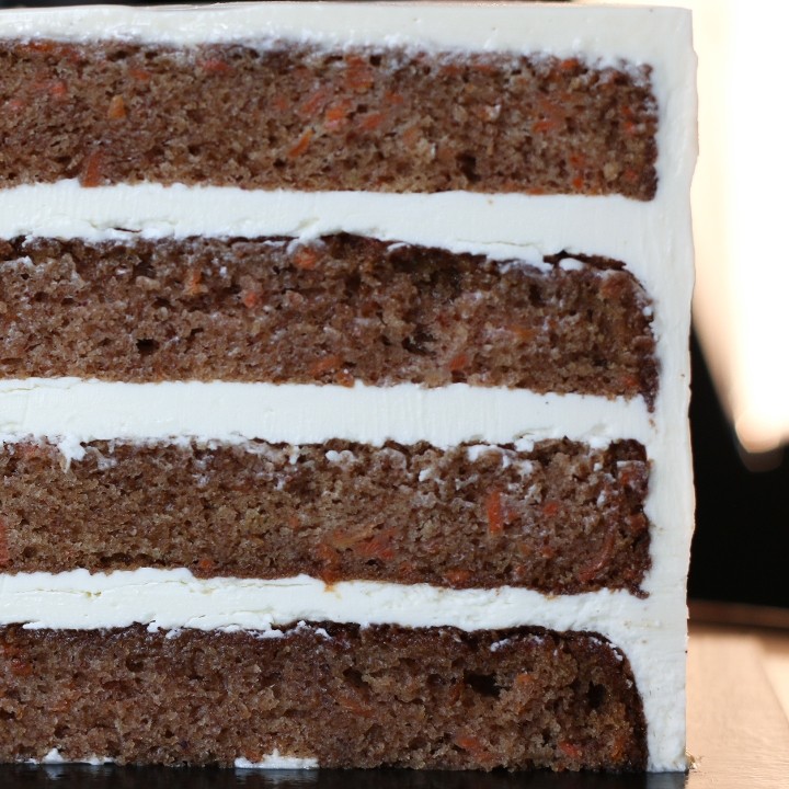 Carrot Cake with Cream Cheese Filling, 6"Ø - serves 8