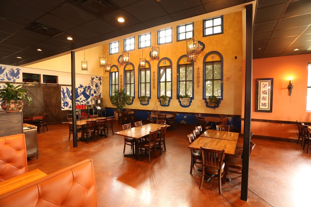 Dos Rios Bar and Grill