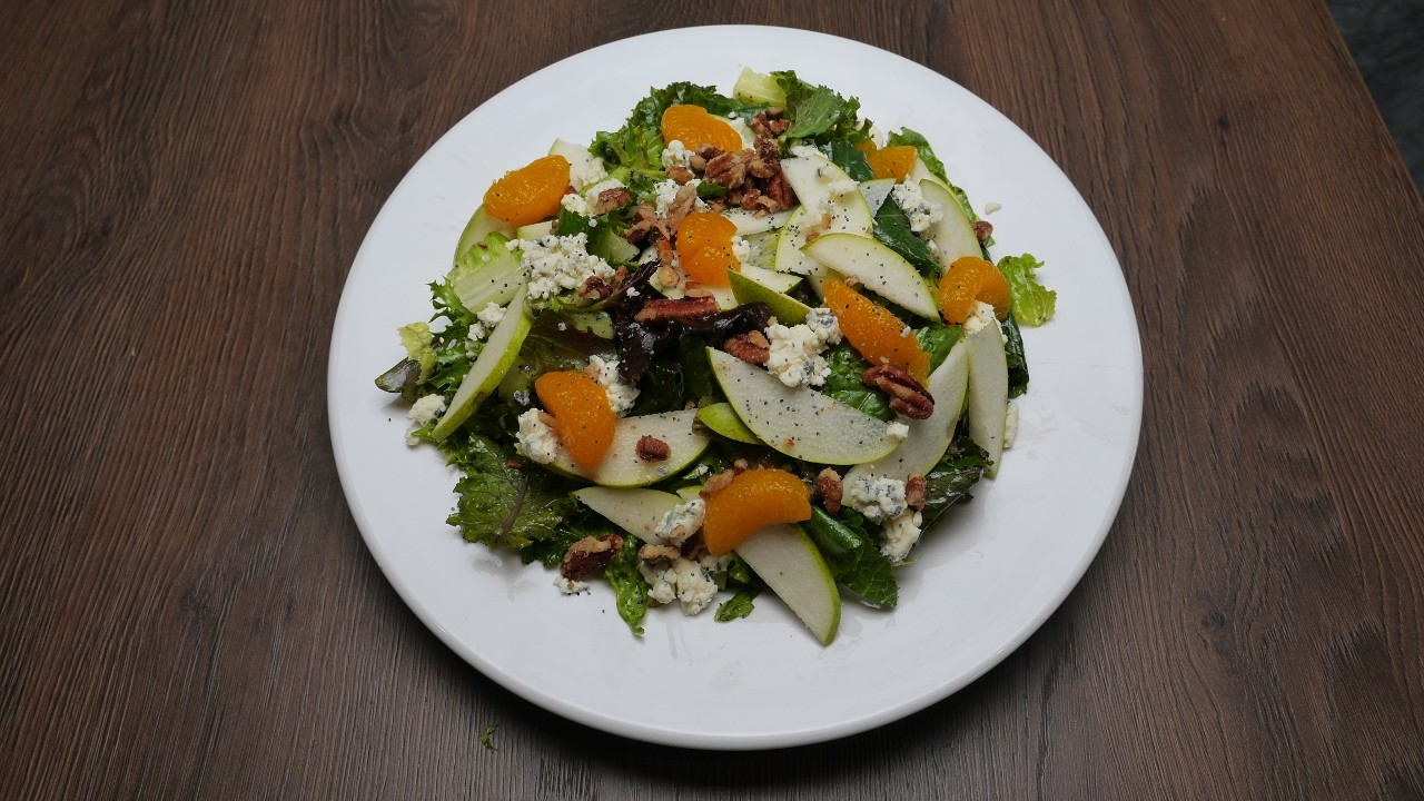 Pear & Blue Cheese Salad