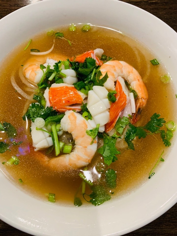 12.Seafood Noodle Soup/Pho Hai San