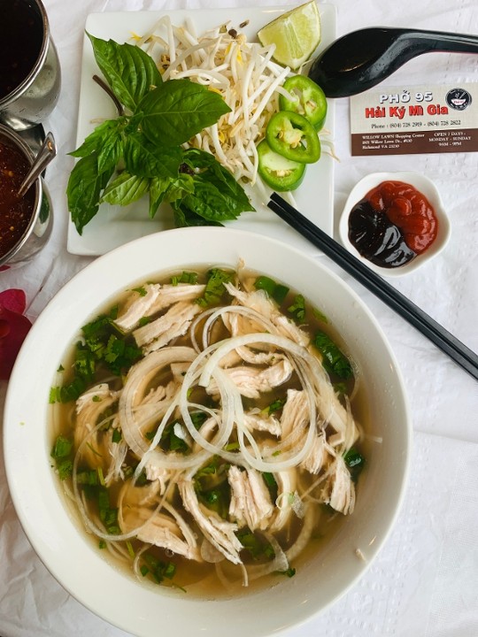 13 .Chicken Noodle Soup (White Meat)/Pho Ga Uc