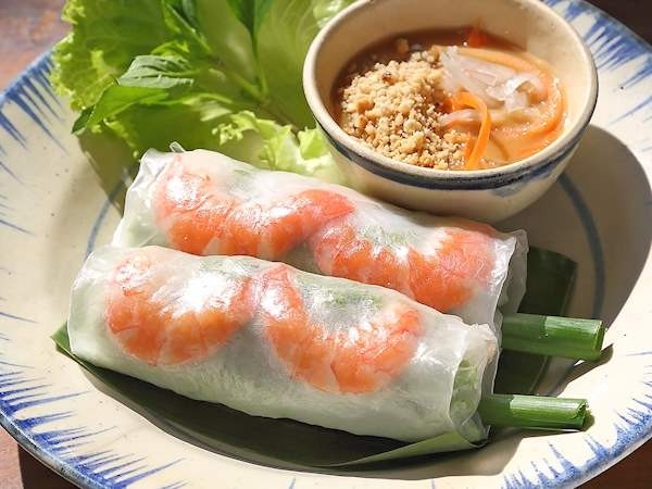 A2. Spring Rolls ( Fresh vegetable with shrimp and pork  rice paper rolls w/peanut sauce/Goi Cuon