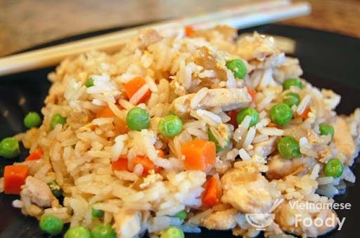 47. Chicken Fried Rice / Com Chien Ga