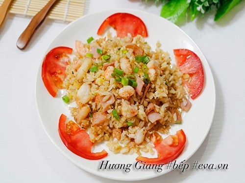54. Seafood Fried Rice/ Com Chien Hai San