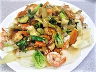 15. Soft Rice Noodle with stirred friedsSeafood/Pho Ap Chao Mem Hai San