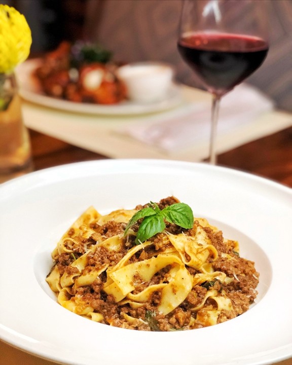 Ragu Bolognese (Homemade Fettuccine)