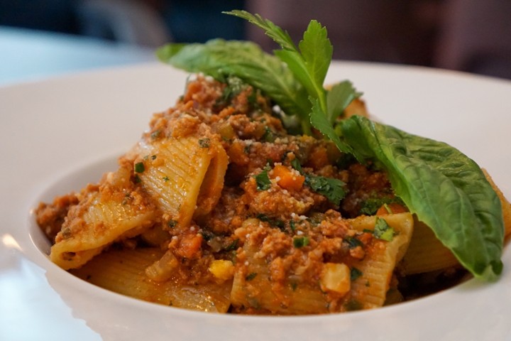 RIGATONI BOLOGNESE