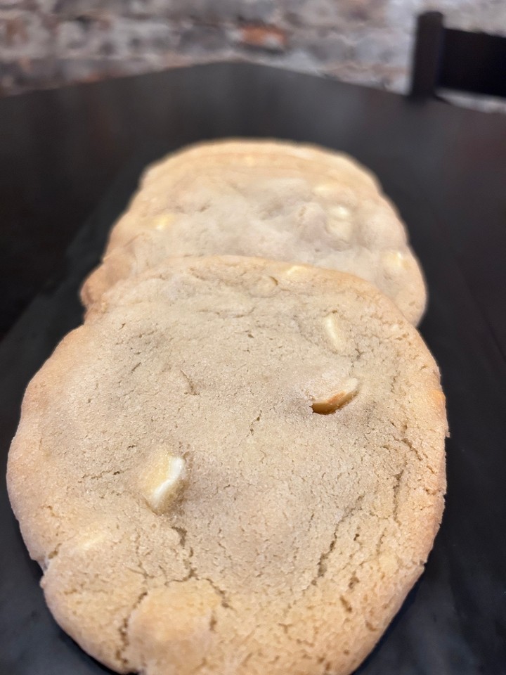 macadamia white choc cookie