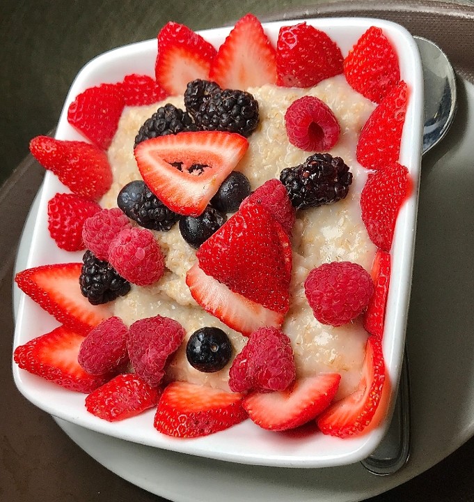 Berry oatmeal