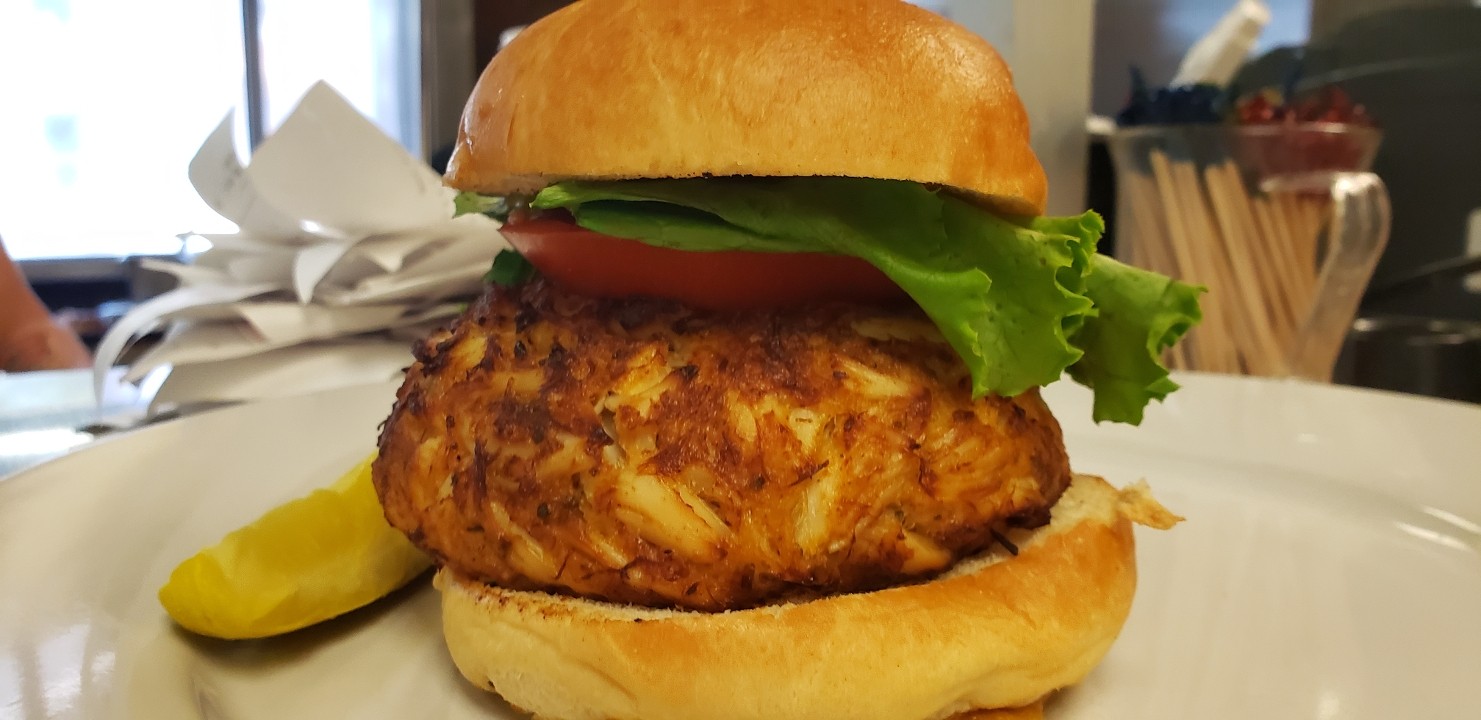 BROILED CRABCAKE SANDWICH
