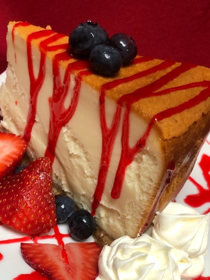 CHEESECAKE WITH BERRIES
