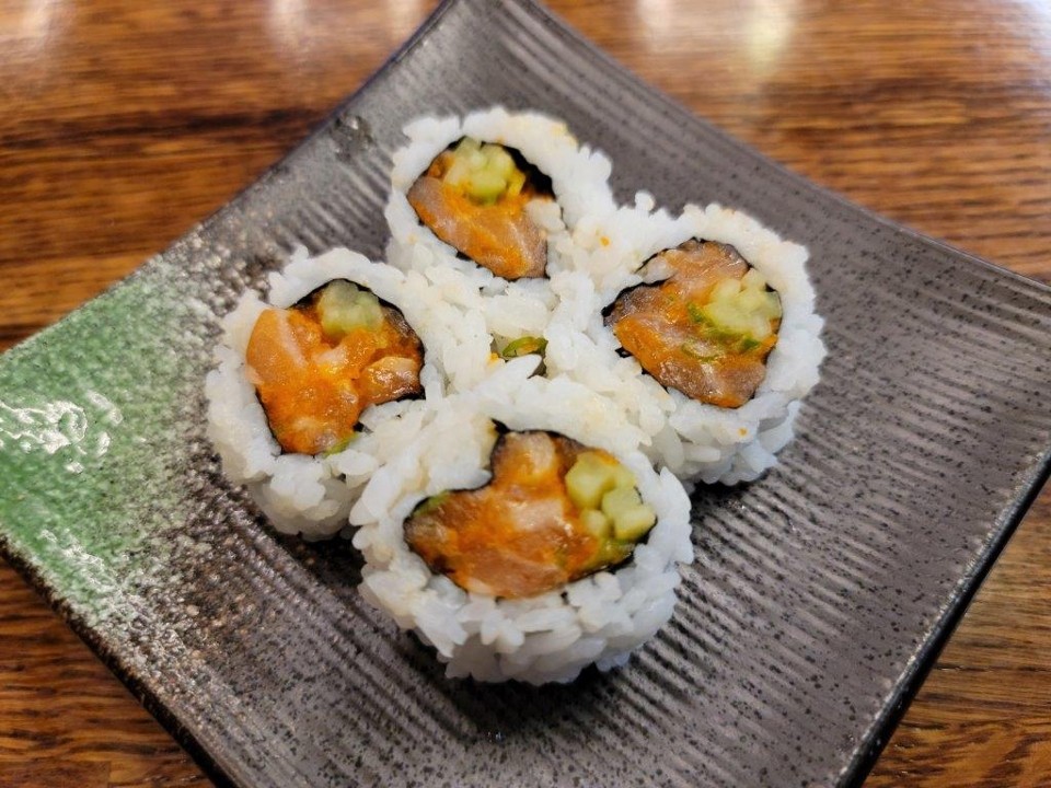 CR8-SPICY SALMON ROLL 8PC