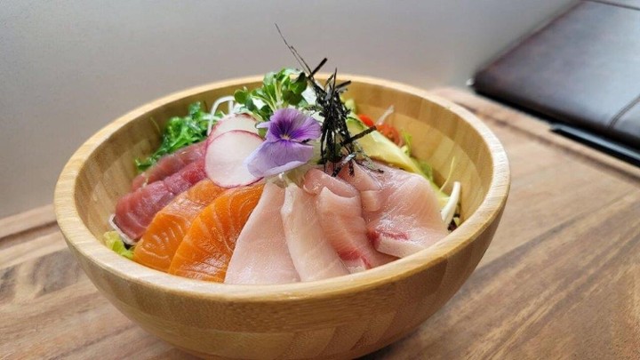 VG7-SASHIMI SALAD