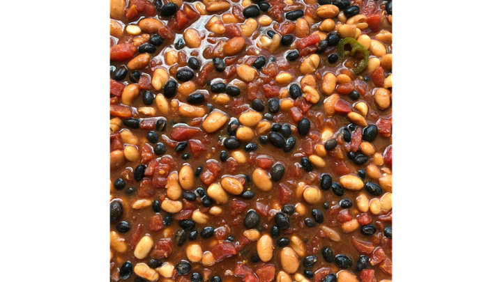 HEARTY BEAN VEGAN CHILI MEAL