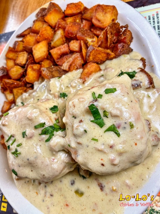 Yo Momma’s Biscuits & Gravy