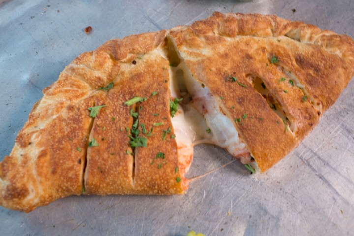 Romios Calzone