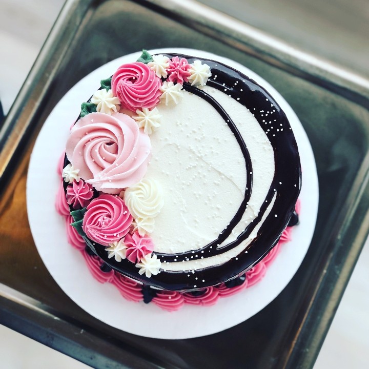 Beginner Cake Decorating Class 6/11 at 12 pm